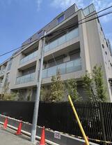 Due West Azabu House